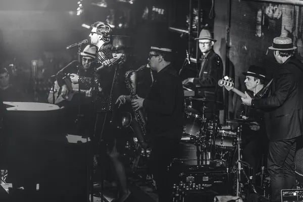 Кавер группа Gatsby Orchestra - выступление на юбилее в ресторане Пушкин — фото 1