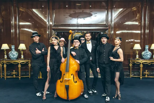 Шоу на Gatsby вечеринке от кавер группы Gatsby Orchestra и шоу-балета Gold Diggers в банкетном зале отеля Ritz Carlton (Москва) — фото 1
