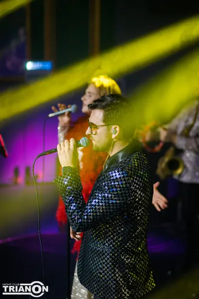 Концерт кавер группы Disco Banda в клубе Trianon г.Железнодорожный — фото 13