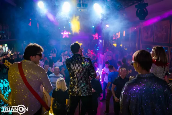 Концерт кавер группы Disco Banda в клубе Trianon г.Железнодорожный — фото 10