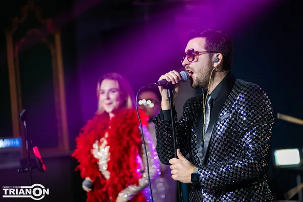 Концерт кавер группы Disco Banda в клубе Trianon г.Железнодорожный — фото 3