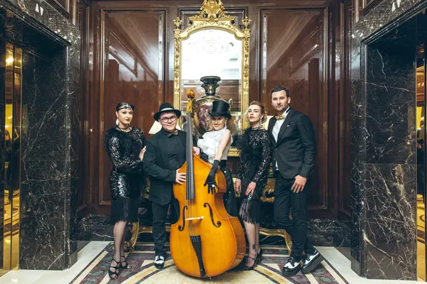 Шоу на Gatsby вечеринке от кавер группы Gatsby Orchestra и шоу-балета Gold Diggers в банкетном зале отеля Ritz Carlton (Москва) — фото 5
