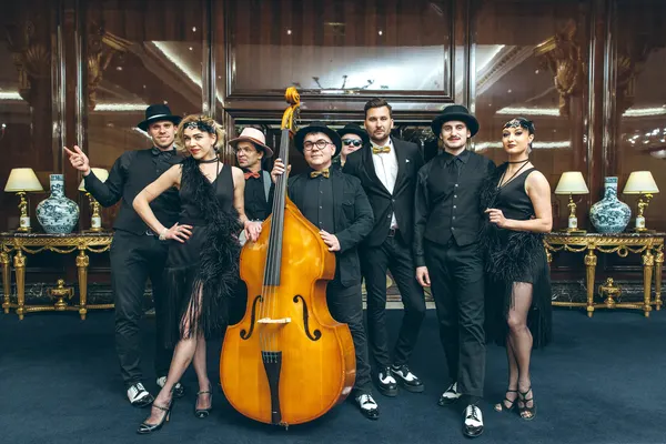 Шоу на Gatsby вечеринке от кавер группы Gatsby Orchestra и шоу-балета Gold Diggers в банкетном зале отеля Ritz Carlton (Москва) — фото 2