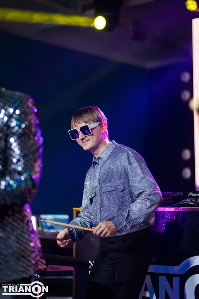 Концерт кавер группы Disco Banda в клубе Trianon г.Железнодорожный — фото 4