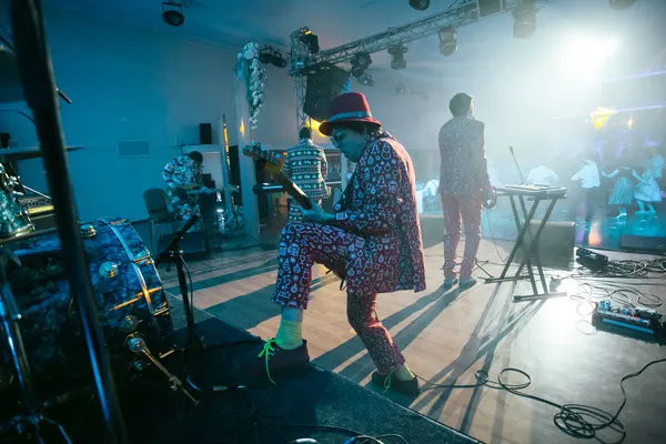 Кавер группа Стиляги Band и шоу-балет Стильный шейк на корпоративе в стиле Стиляги в г.Магнитогорск — фото 8